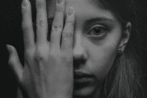 Como superar uma pessoa que não quer mais ficar com você. 12 Feridas emocionais da Infância