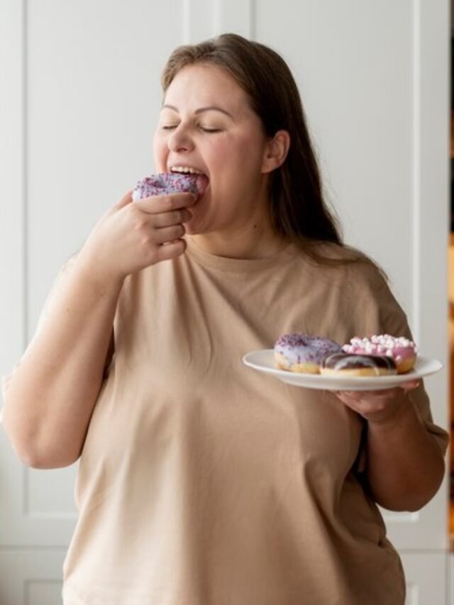 mulher-com-compulsão-alimentar-busca-tratamento-através-da-terapia-online