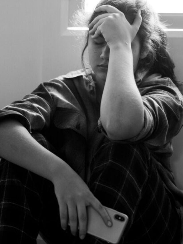 mulher-dependencia-emocional-procurando terapia.