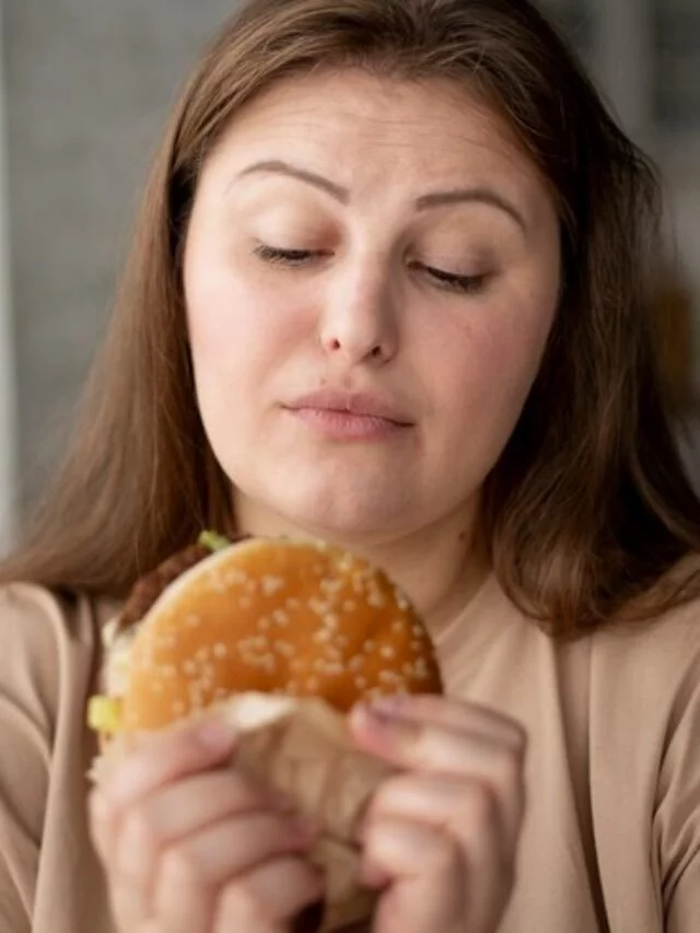 O que a psicologia diz sobre compulsão alimentar