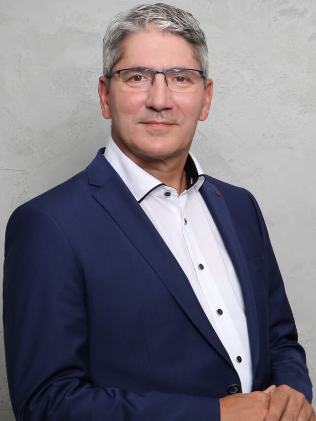 homem-com-traços-de-manipulador