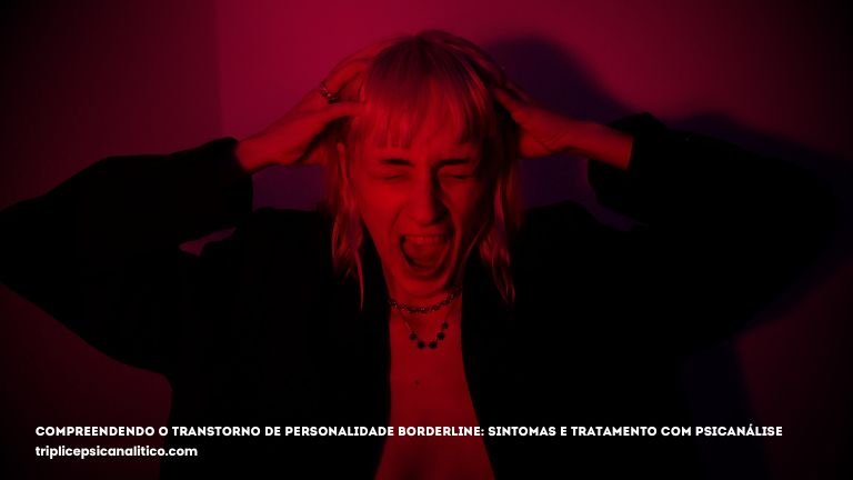 Compreendendo o Transtorno de Personalidade Borderline: Sintomas e Tratamento com Psicanálise 2 mulher-com-transtorno-de-personalidade-borderline