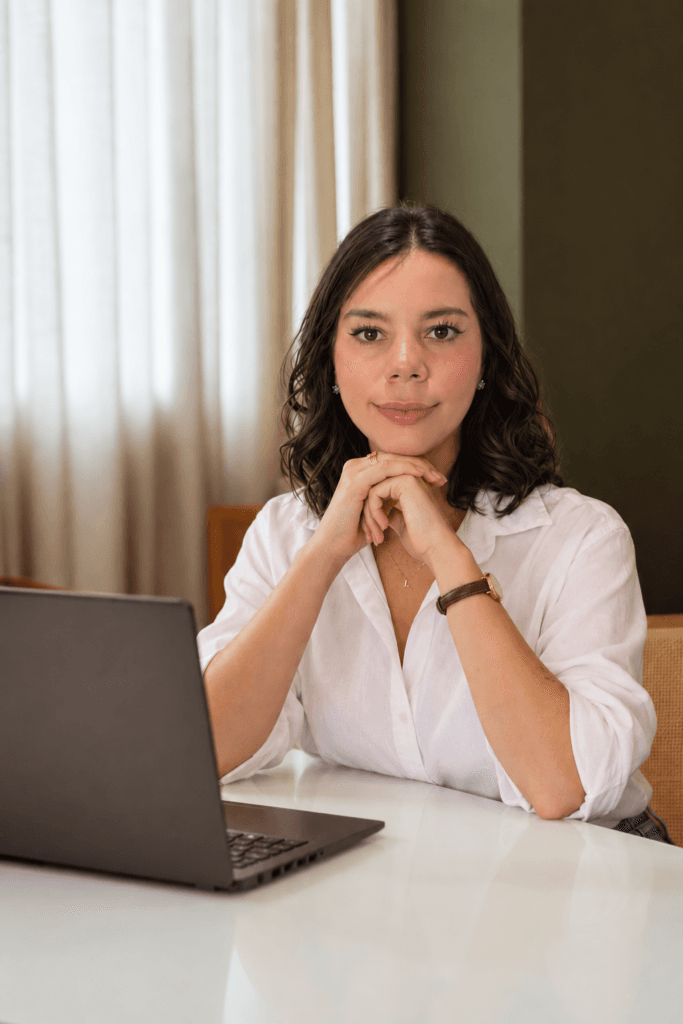 Psicóloga Lorena Sá 1 psicologa lorena sa terapia online